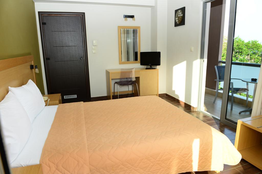 Ionion Hotel كيوبارِسِيا الغرفة الصورة