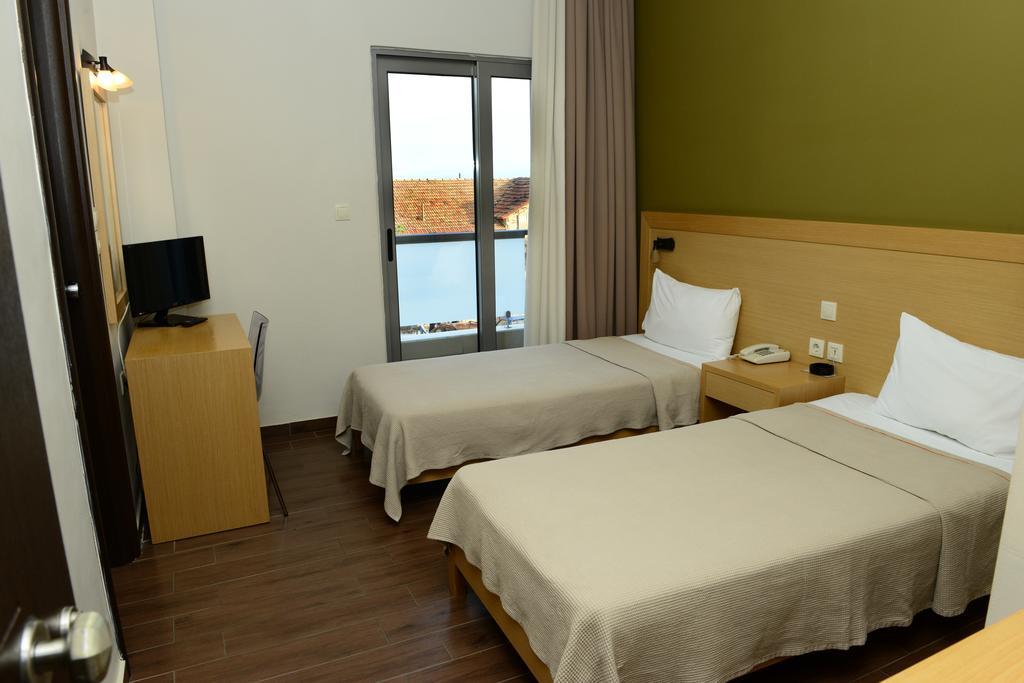 Ionion Hotel كيوبارِسِيا المظهر الخارجي الصورة