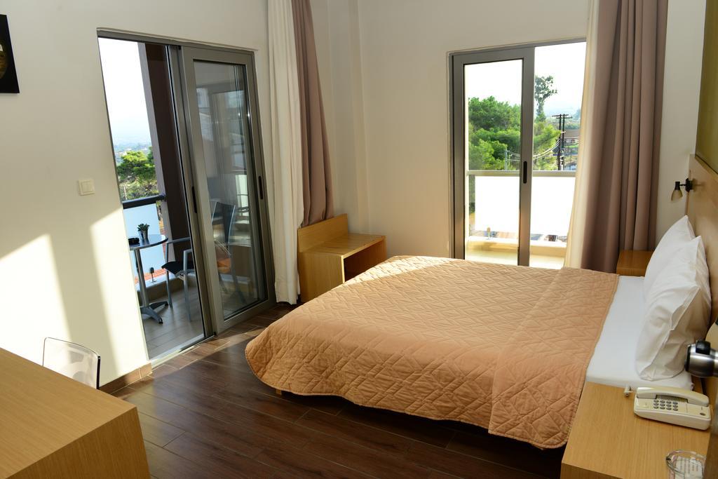 Ionion Hotel كيوبارِسِيا الغرفة الصورة